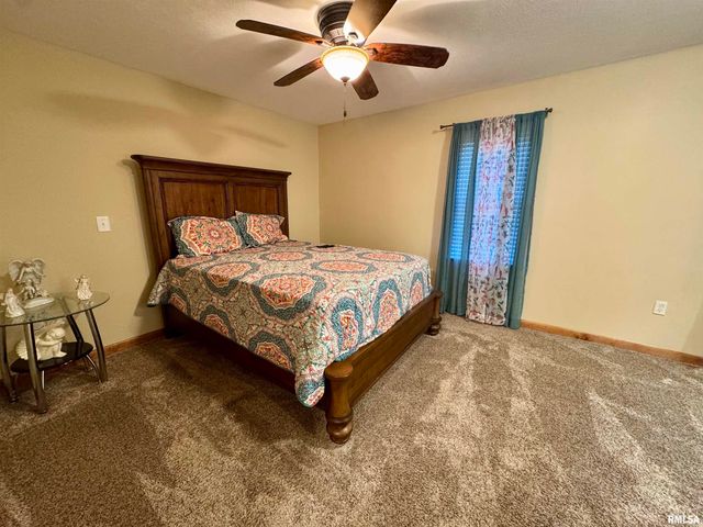 216 S HUBBARD Avenue, Goreville, IL 62939