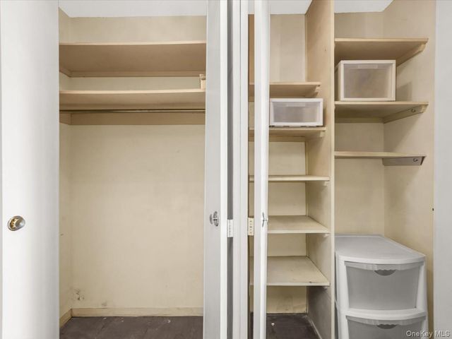 41-40 Union Street 8V, Flushing, NY 11355