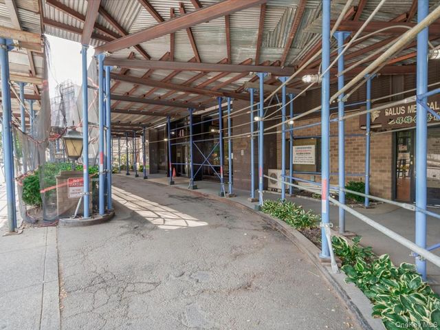 41-40 Union Street 8V, Flushing, NY 11355