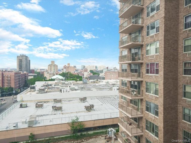 41-40 Union Street 8V, Flushing, NY 11355