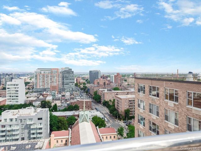 41-40 Union Street 8V, Flushing, NY 11355
