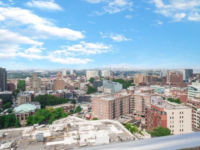 41-40 Union Street 8V, Flushing, NY 11355