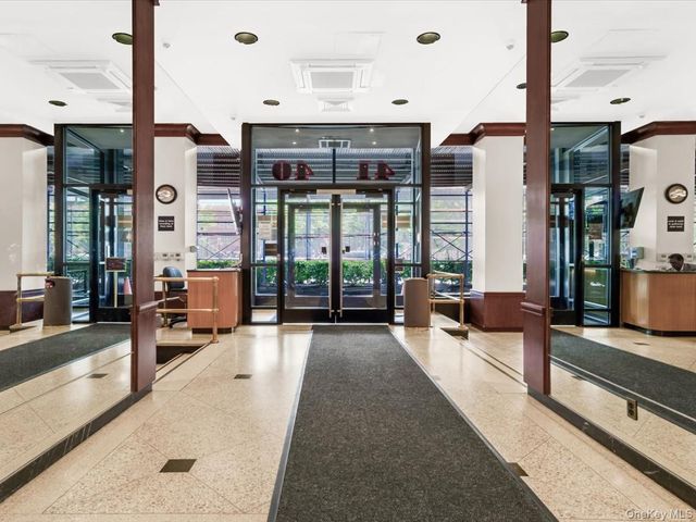 41-40 Union Street 8V, Flushing, NY 11355