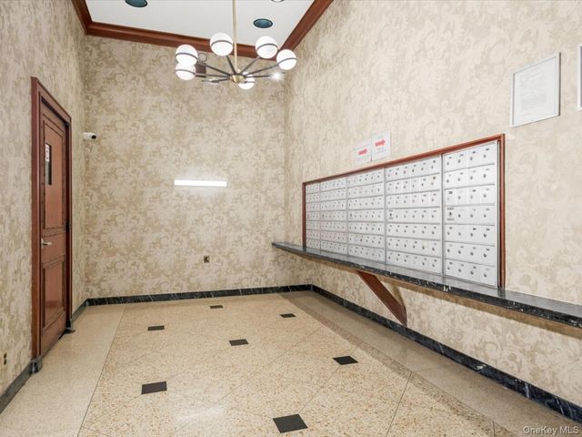41-40 Union Street 8V, Flushing, NY 11355
