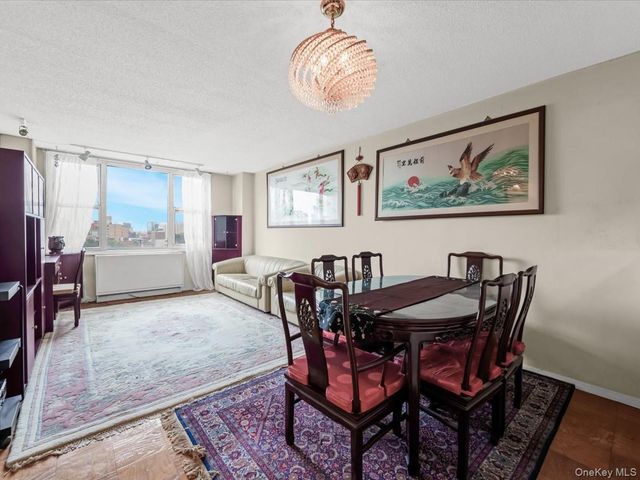 41-40 Union Street 8V, Flushing, NY 11355