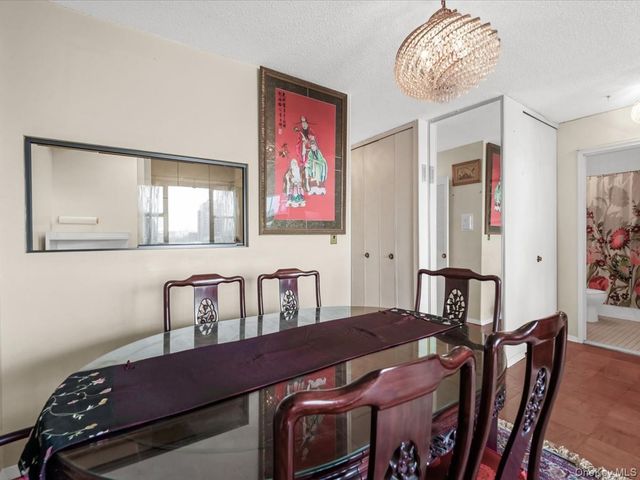 41-40 Union Street 8V, Flushing, NY 11355