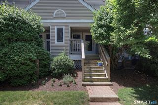 9 Glenrock 9, Norwalk, CT 06850