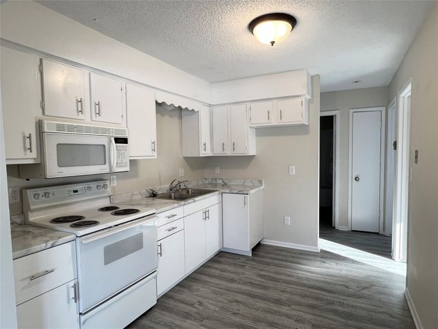 502 E 12th Street S, Newton, IA 50208