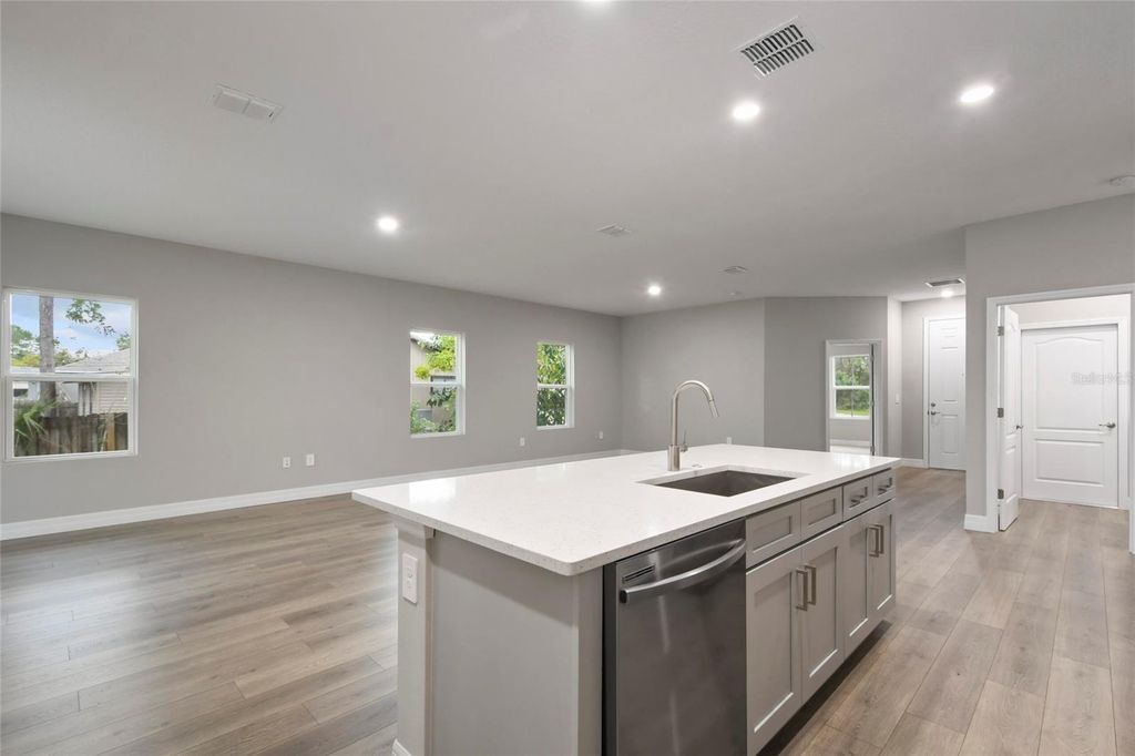 Image 8 of property listing at 750 VALENCIA AVENUE, Orange City, FL 32763