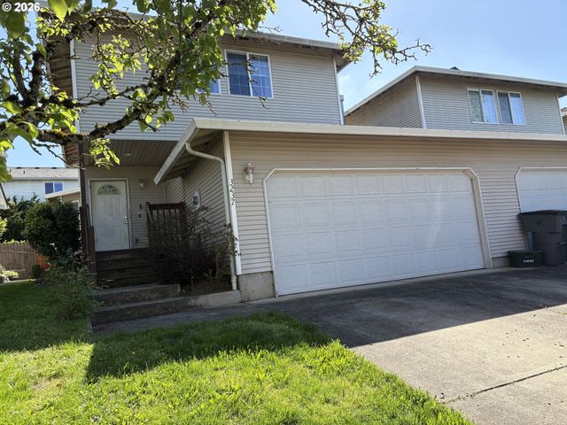 3237 OLIVE St, Vancouver, WA 98660