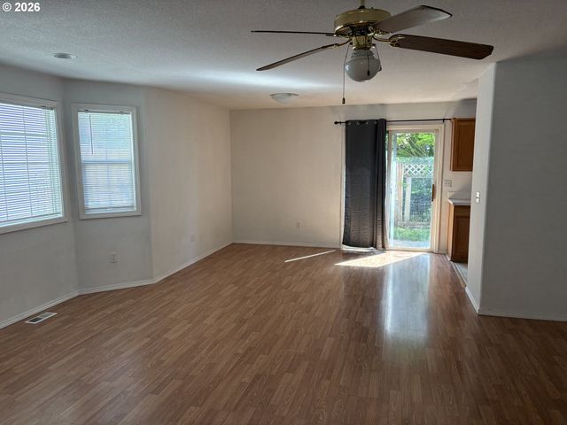 3237 OLIVE St, Vancouver, WA 98660