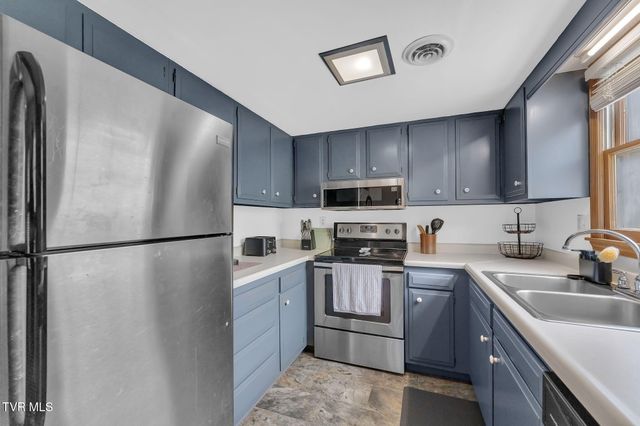 1705 West Lakeview Drive Apt 1, Johnson City, TN 37601