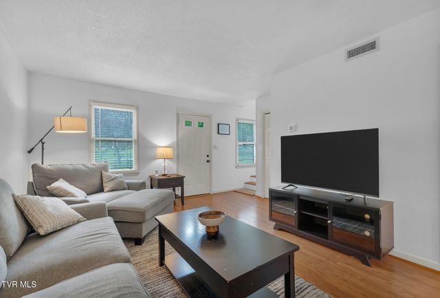 1705 West Lakeview Drive Apt 1, Johnson City, TN 37601