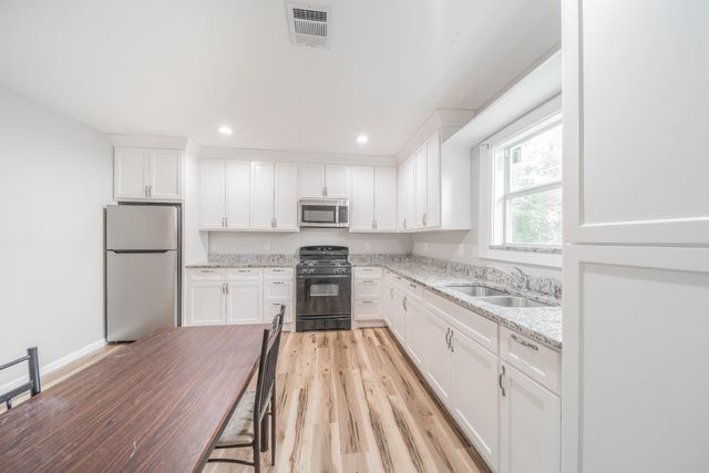 141 County Road 3419, Cleveland, TX 77327