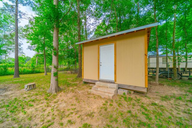 141 County Road 3419, Cleveland, TX 77327