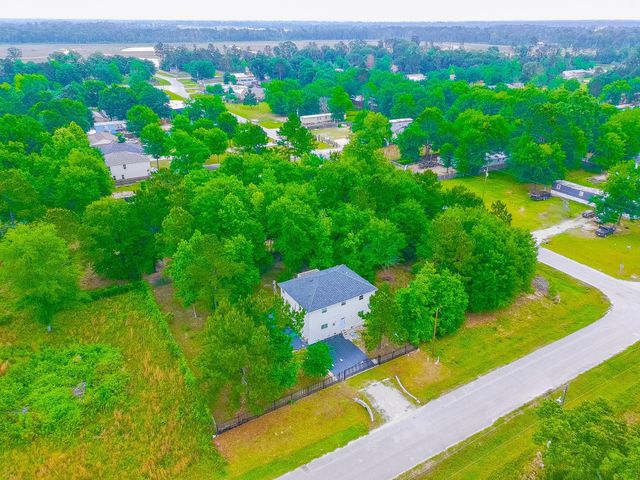 141 County Road 3419, Cleveland, TX 77327