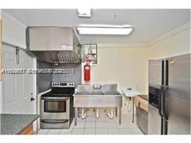 129 SE 5th St 1-4, Hallandale Beach, FL 33009