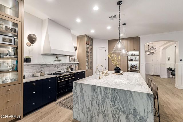 3904 E CAROB Drive, Gilbert, AZ 85298