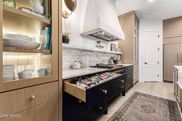 3904 E CAROB Drive, Gilbert, AZ 85298