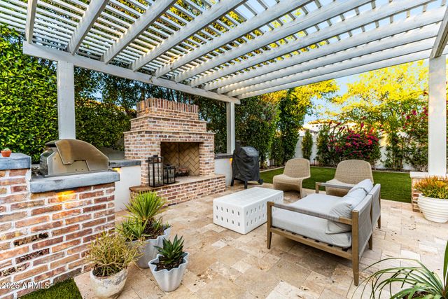 3904 E CAROB Drive, Gilbert, AZ 85298