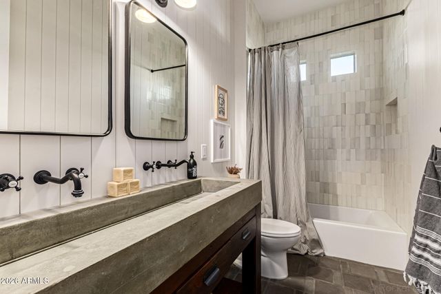 3904 E CAROB Drive, Gilbert, AZ 85298