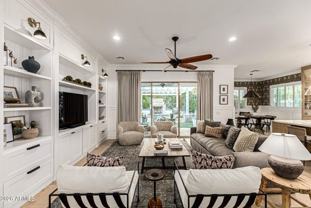 3904 E CAROB Drive, Gilbert, AZ 85298