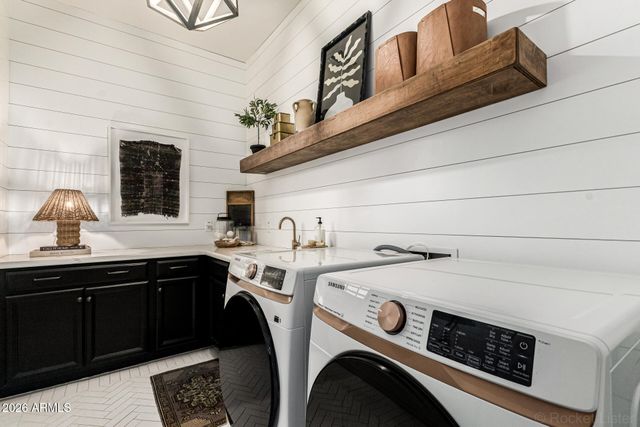 3904 E CAROB Drive, Gilbert, AZ 85298