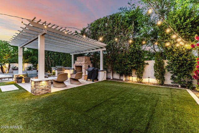 3904 E CAROB Drive, Gilbert, AZ 85298