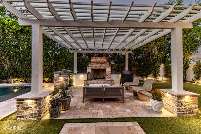 3904 E CAROB Drive, Gilbert, AZ 85298