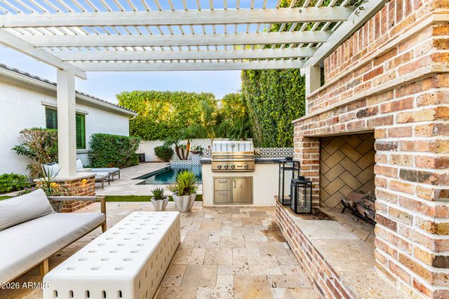 3904 E CAROB Drive, Gilbert, AZ 85298