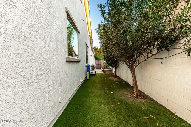 3904 E CAROB Drive, Gilbert, AZ 85298