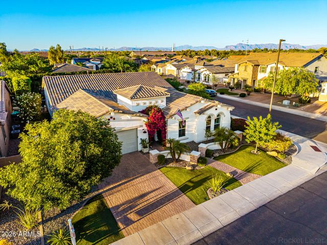 3904 E CAROB Drive, Gilbert, AZ 85298