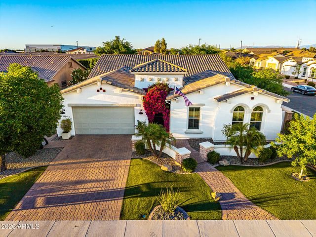 3904 E CAROB Drive, Gilbert, AZ 85298