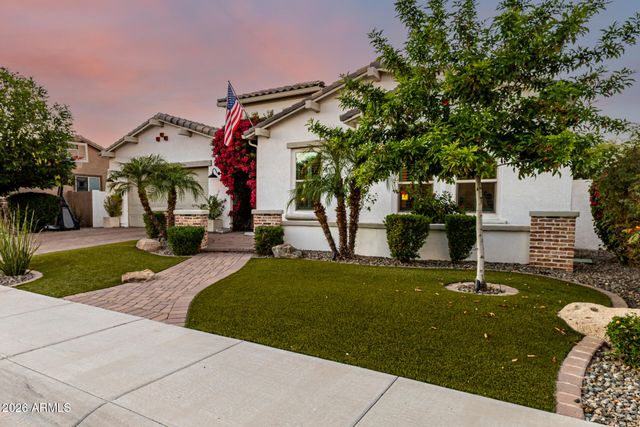 3904 E CAROB Drive, Gilbert, AZ 85298