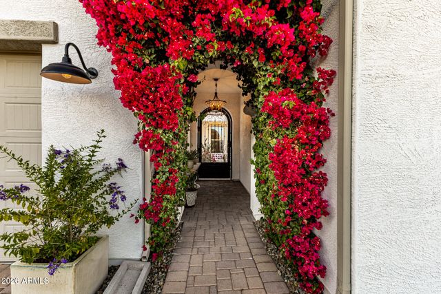 3904 E CAROB Drive, Gilbert, AZ 85298