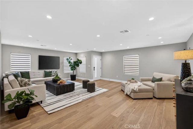 4248 Mclaughlin Avenue, Los Angeles, CA 90066