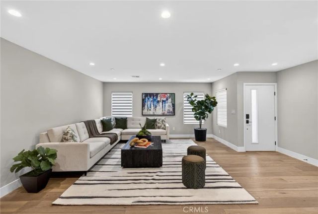 4248 Mclaughlin Avenue, Los Angeles, CA 90066