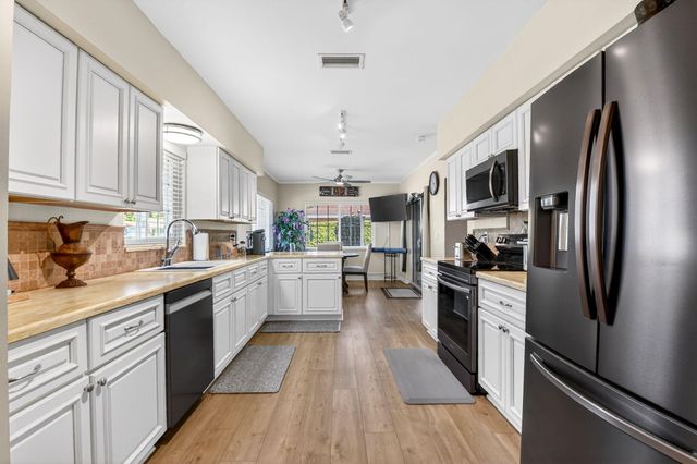 10260 Greentrail Drive N, Boynton Beach, FL 33436