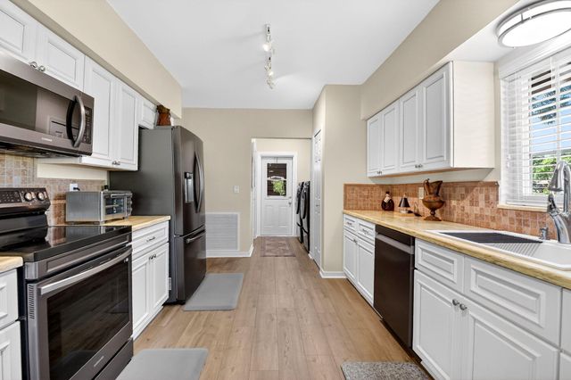 10260 Greentrail Drive N, Boynton Beach, FL 33436