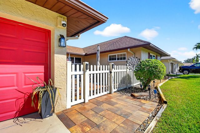 10260 Greentrail Drive N, Boynton Beach, FL 33436