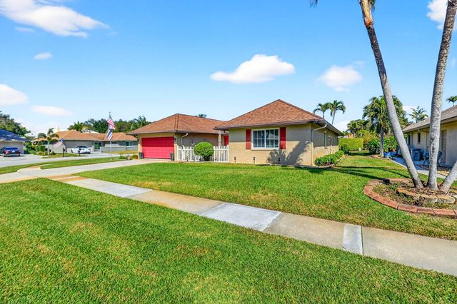 10260 Greentrail Drive N, Boynton Beach, FL 33436