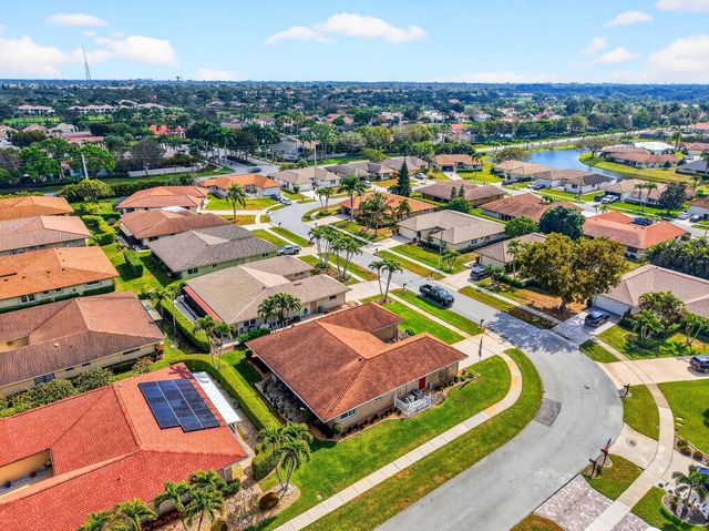 10260 Greentrail Drive N, Boynton Beach, FL 33436
