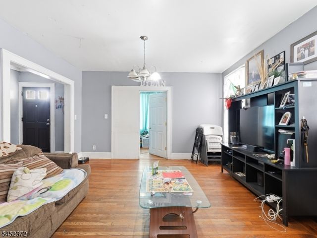 745 Jersey Ave, Elizabeth City, NJ 07202