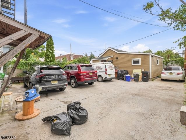 745 Jersey Ave, Elizabeth City, NJ 07202
