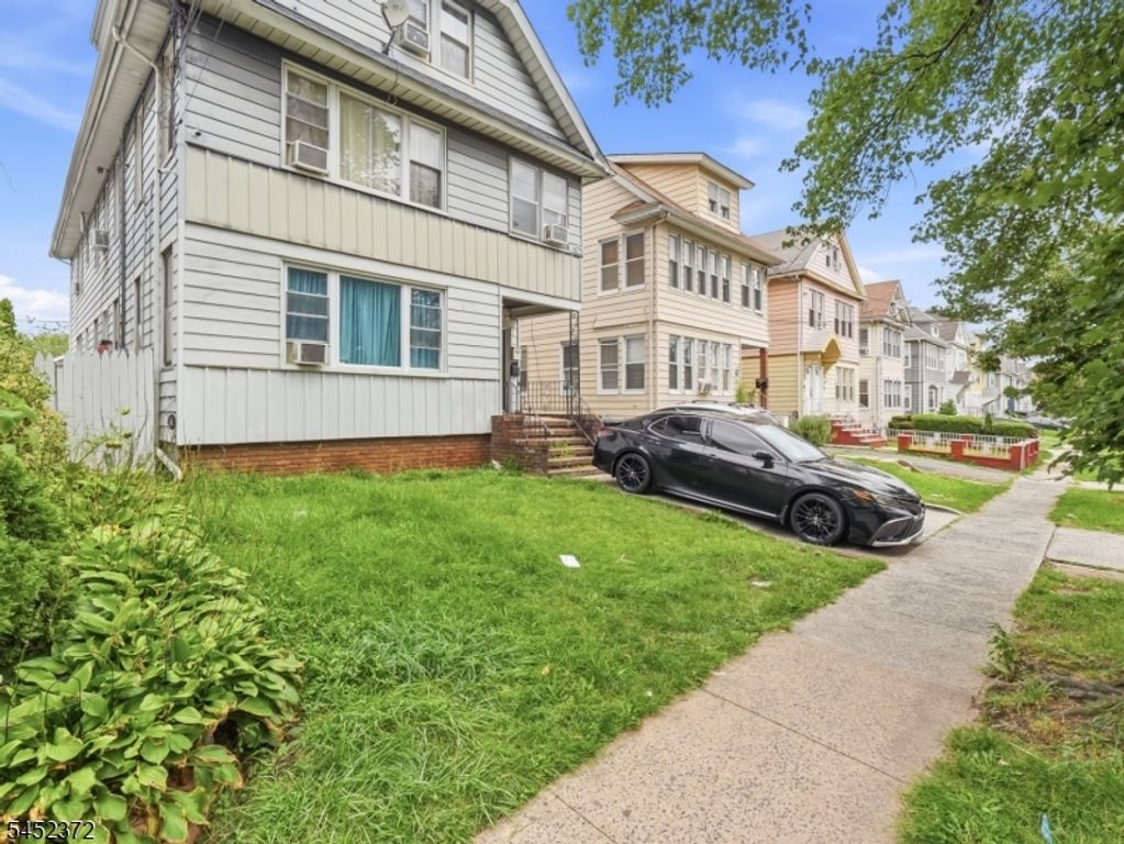 745 Jersey Ave, Elizabeth City, NJ 07202