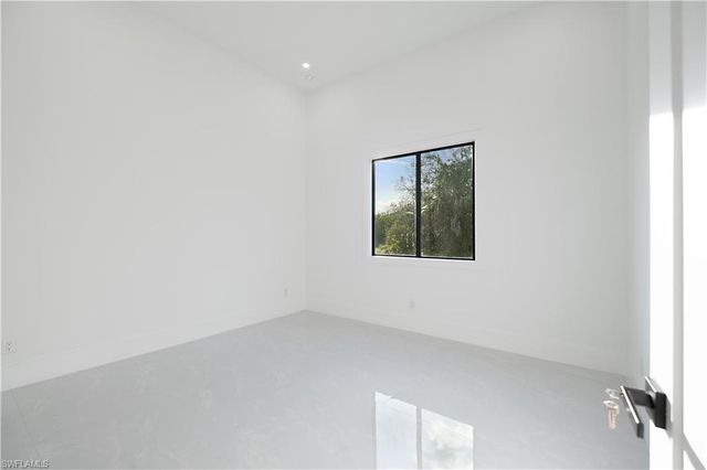 705 16th ST NE, Naples, FL 34120