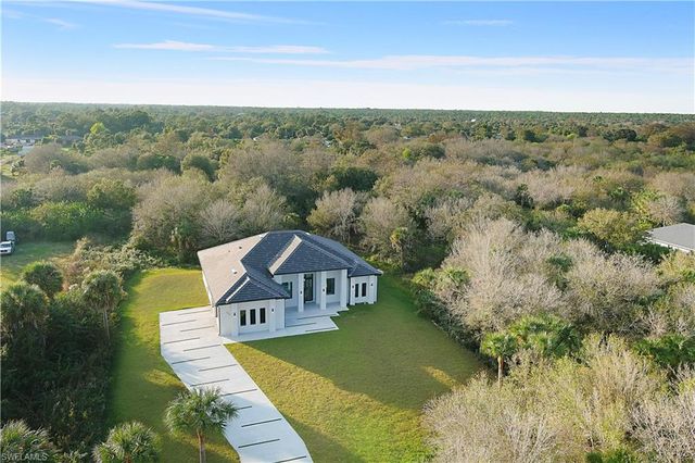 705 16th ST NE, Naples, FL 34120