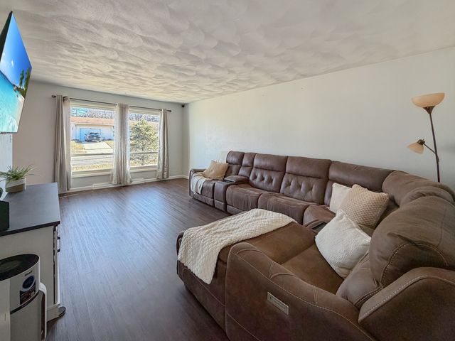 1506 S Walnut Avenue, Freeport, IL 61032