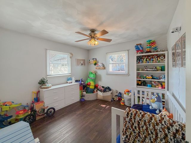 1506 S Walnut Avenue, Freeport, IL 61032