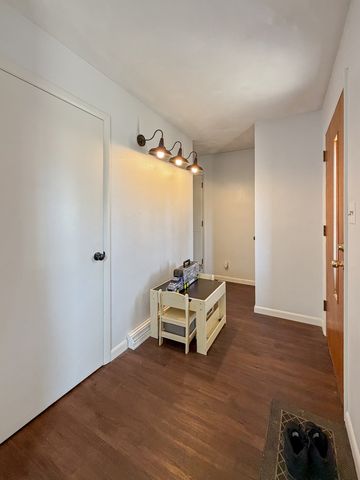 1506 S Walnut Avenue, Freeport, IL 61032